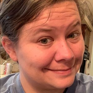 Meet your Posher, Claire